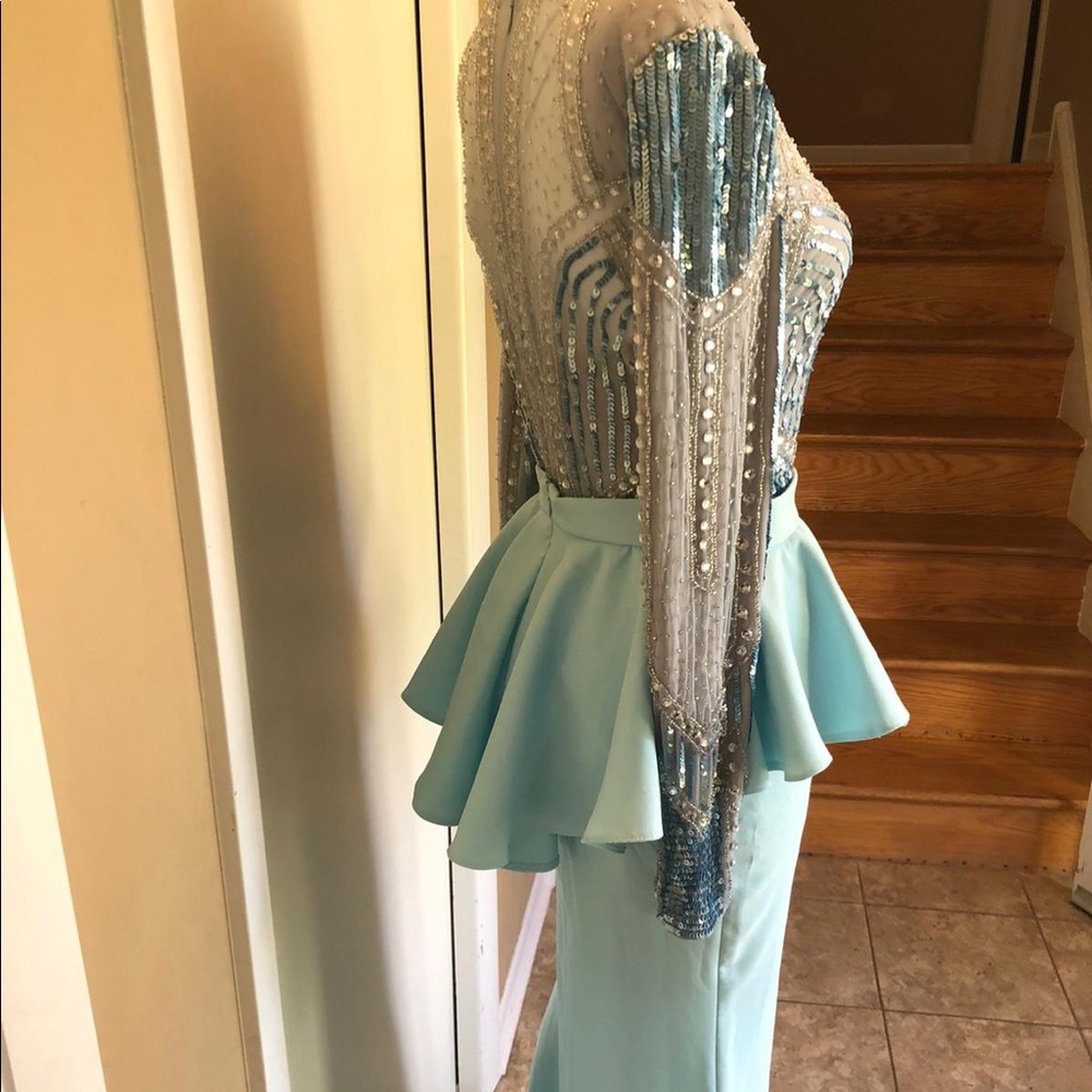 Beautiful beaded set 4-6